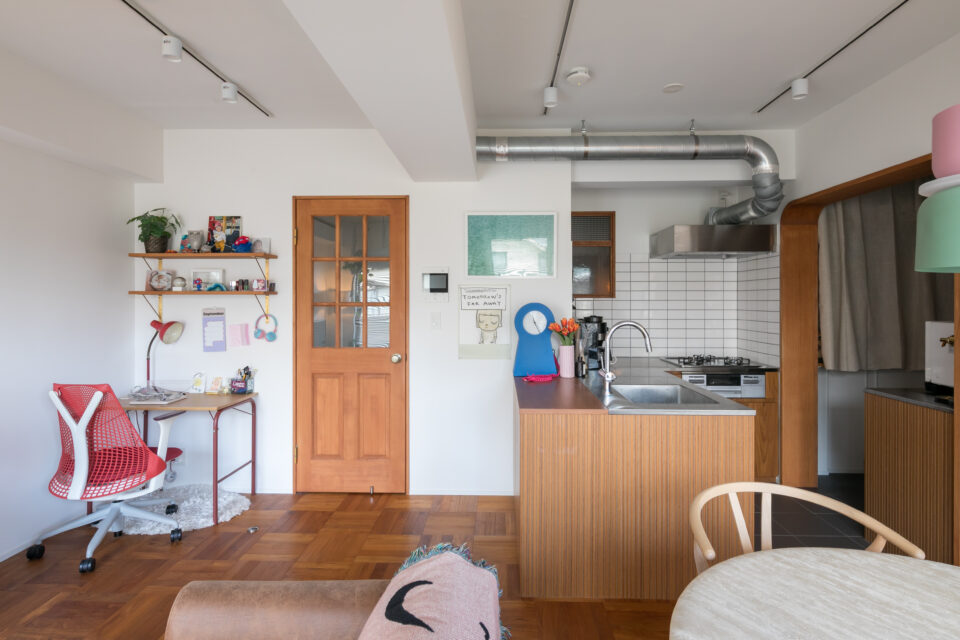 自分たちらしく暮らす。ミッドセンチュリーテイストのやさしい住まい